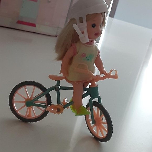 Barbie - little sister doll & bike - Picture 2 of 3